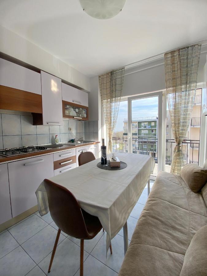 Cozy Apartment 2 Bedroom Private Parking Клуж-Напока Экстерьер фото